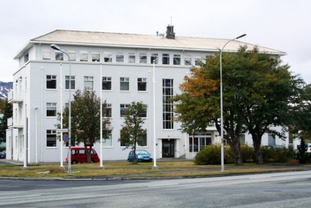 Akureyrarbær sýnir ríkinu og öðrum sveitarfélögum gott fordæmi.